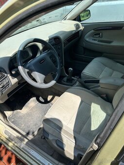 Predam auto Volvo S40 - 2001 - 2.0l benzin - 277km - manual - 7