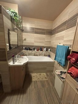 3 izbový byt v meste Dunajskej Stredy, ul. Nám.Priateľstva - 7