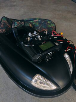Zavážacia Loďka VegaBoat Mini si sonarom - 7