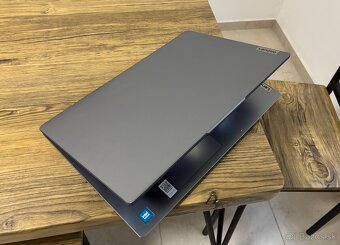 15.6"/Lenovo/4GB RAM DDR5/NvMe SSD 128GB/Intel HD 2GB/ - 7