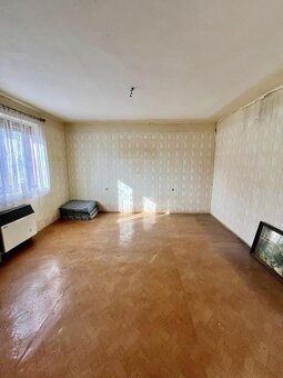 Od Štúrova 8km v malebnej obci Malá nad Hronom ;ponúkam na k - 7