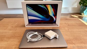 MacBook Pro 16" s touchbarom, 16 gb RAM, i9, 1 TB SSD - 7