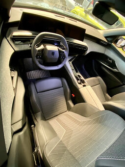 PEUGEOT 5008 ALLURE Hybrid 48V 145k e-DCS6 - 7 miestne - 7