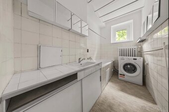 Predam 3 izbovy byt Bratislava  Pluhova ul. - 7