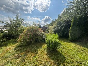 Predaj nádherného stavebného pozemku so záhradným domčekom v - 7