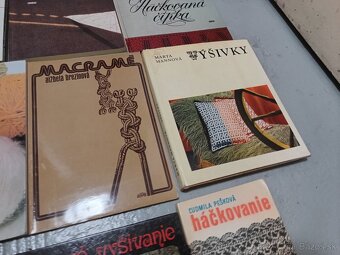 knihy o vyšívaní, výšivkách, ručné práce, kroj - 7
