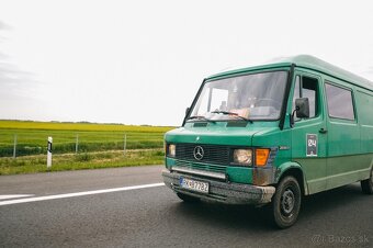 Mercedes-Benz 208D - 7