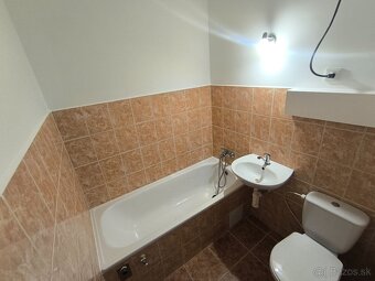 1 izbový byt na PREDAJ - KOMÁRNO - 7