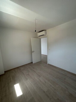 Makarska, 3 izb., garážové státie, bazén, novostavba - 7