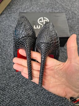 Cierne lodicky 37 - 7