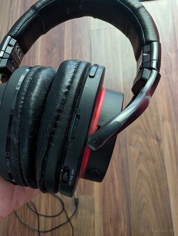 Stale spickove bezdrotove sluchadla Sony MDR-1BRT - 7