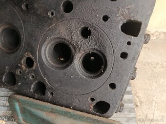 Predam motor na traktor ZETOR 25 A - 7