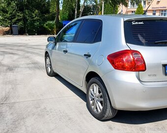 Toyota Auris 1.4 I D-4D 90 Terra Cool 5Dverová - 7
