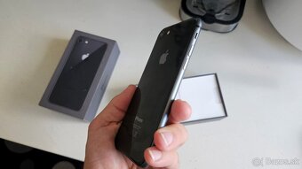 Apple iPhone 8 tmavý 64GB - 7