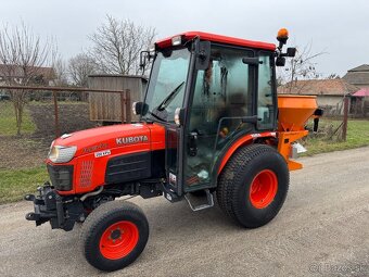 Traktor Kubota b3030 s príslušenstvom a s ŠPZ - 7