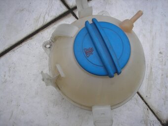 Škoda octavia 2 nádržka ostrekovačov - 7