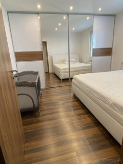 Zariadený novozrekonštruovaný priestranný 4i byt s loggiou M - 7