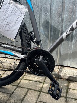Predám pánsky horský bicykel Kross Hexagon 3.0 graphite-blue - 7