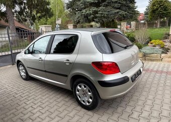 Peugeot 307 1,6i serviska , klima ,1 Majit benzín manuál - 7