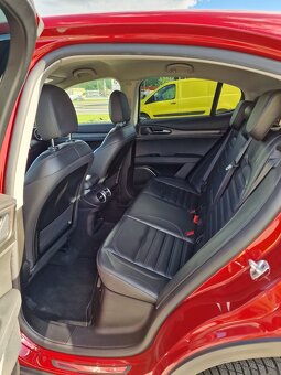 ALFA Romeo Stelvio / Benzín / 280PS / 14000,- EUR bez DPH - 7