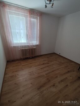 Predám 3 izbový byt 74 m2 , ulica Michalská, obec Hlohovec - 7