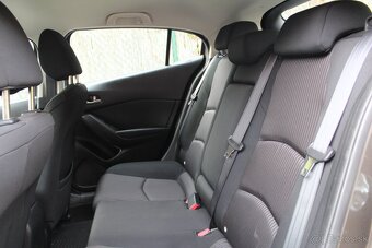 MAZDA 3 - 7