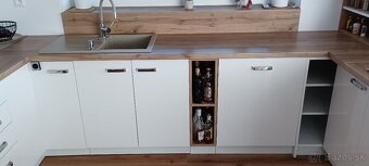 Kuchynská linka - 7