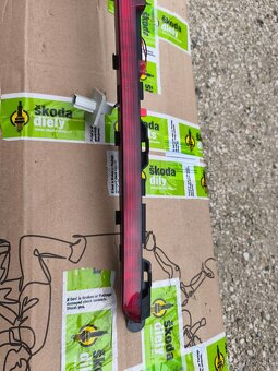 Tretie brzdové svetlo Mercedes GLC , E class , GLA ,Vito - 7