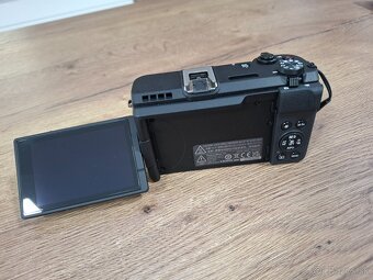 Canon Powershot V1 - 7