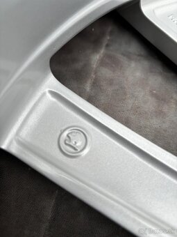 Zimní originální sada alu Škoda Superb 235/45R18 - 7