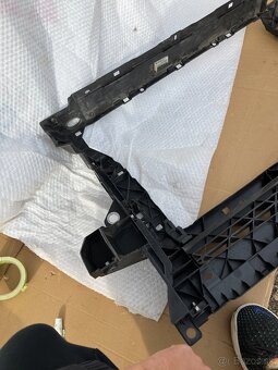 chladicova stena seat ateca predni celo - 7