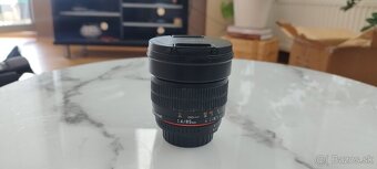 Nikon D3100, Nikon SB900, statívy,Samyang 1,4-85mm,doplnky - 7