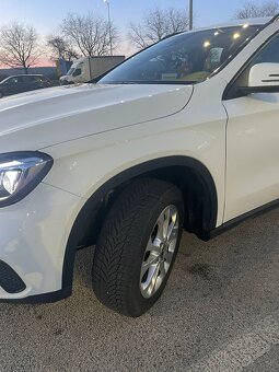 Mercedes benz GLA 180 - 7
