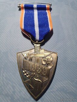 Vyznamenanie , Slovensky stat , zelezny kriz , odznak - 7