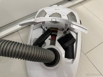 Vysávač Electrolux EASY GO - 7