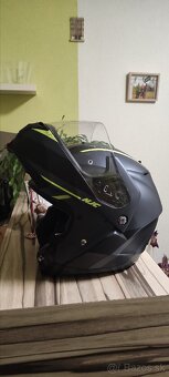 Prilba na motorku preklapacia s clonou S - 7