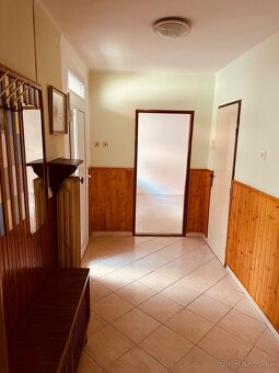 Na predaj RD + Garáž, pozemok 1.393 m2, Dubodiel - 7