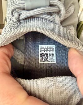 Yeezy 450 Stone Grey 43 1/3 - US 9 1/2 - 7
