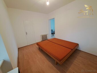 Rodinný dom s pozemkom vhodným na podnikanie - 7