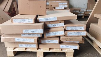 Moderná nová kuchynská linka so spotrebičmi - 7