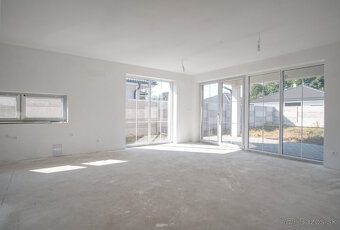 Skolaudovaný 4 izbový rodinný dom (121 m2) - 7