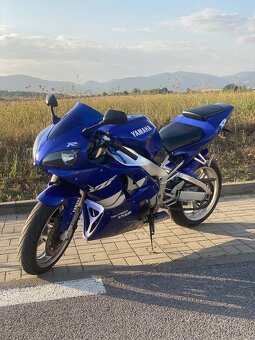 Yamaha yzf R1 - 7