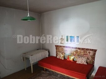 Vidiecky dom s veľkou záhradou v obci Farna - 7