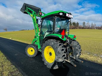 Komunální traktor JOHN DEERE 4720. - 7