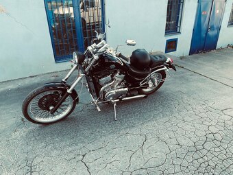 Suzuki Intruder 800 - 7