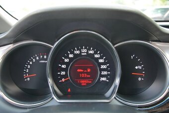 KIA Ceed 1.4 Benzin – Gold – Top stav - 7