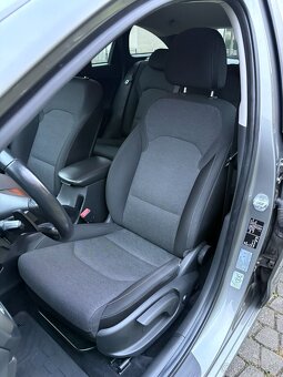 Hyundai i30 CW 1.5 TGDi BENZÍN + mHEV, AUTOMAT, kúpené v SR - 7