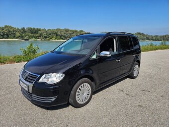 Touran 7 miest benzín  automat - 7