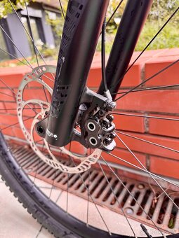 Trek Slash 8 ve velikosti L - 7