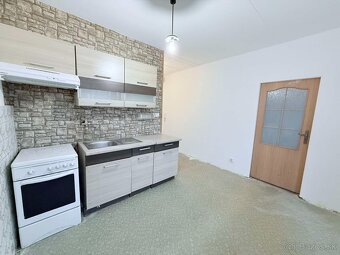 Znížená cena-1.iz byt s veľkou lodžiou a pivnicou v Trnave. - 7